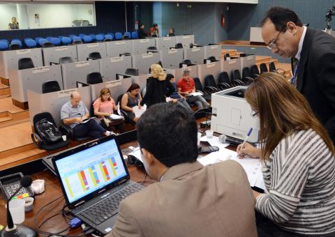 Câmara de Manaus fecha licitação com economia de R$ 305 mil